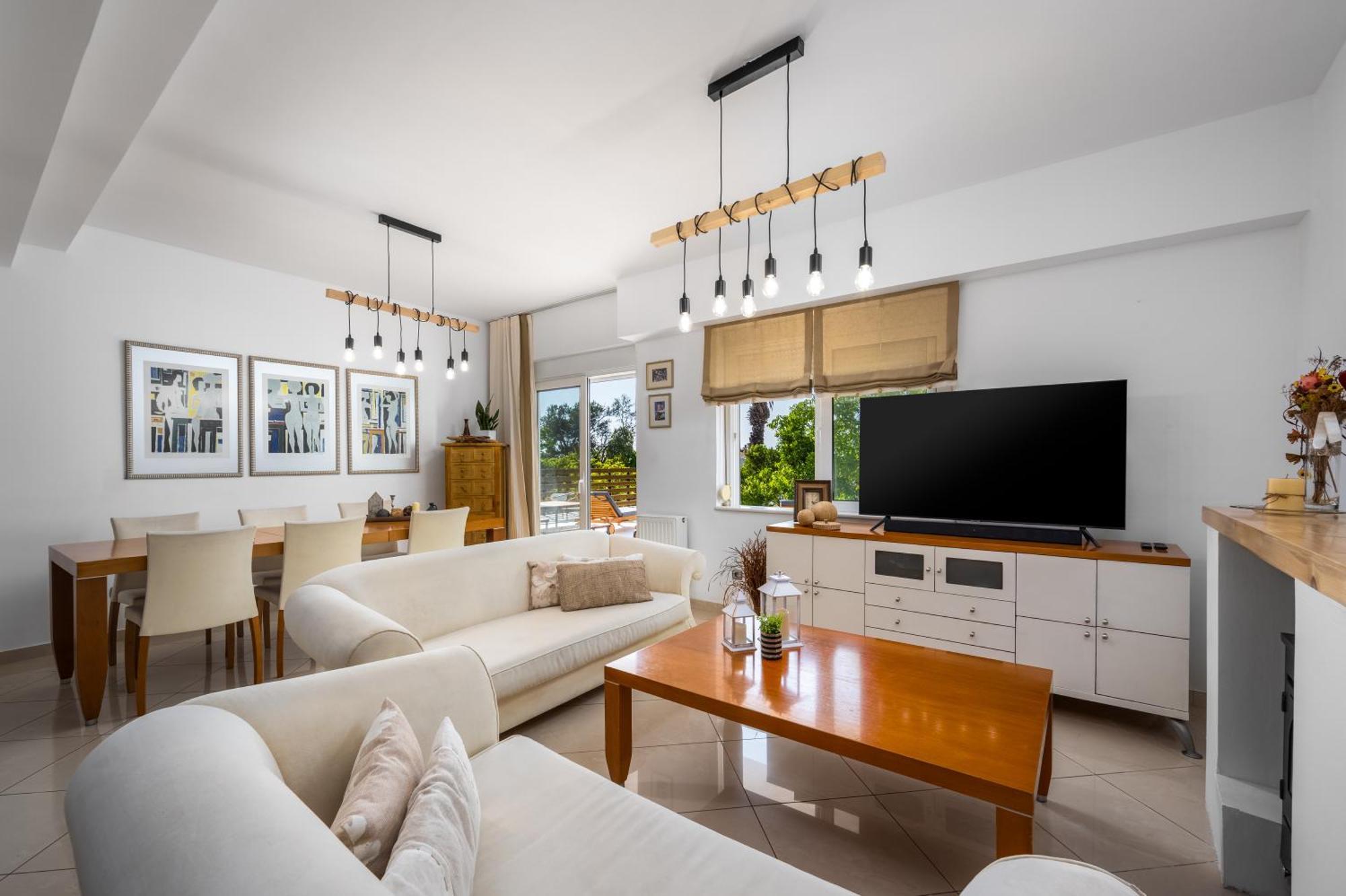 Aelia Luxury *